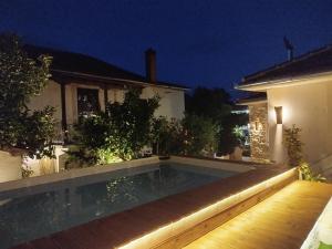 Oneiropetra Luxury House