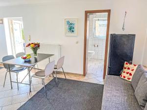 Holiday Home Dat lütt Huus by Interhome