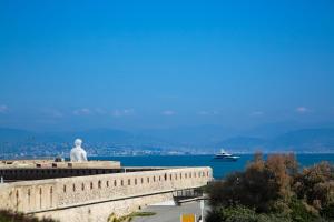 4P on the Remparts of Antibes - Sea & Mountain View