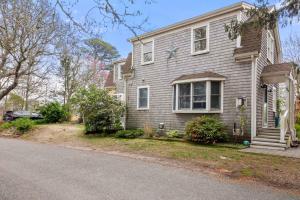 Serene Cozy Waterfront 3 Mi to Downtown