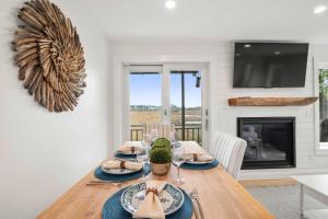 Serene Cozy Waterfront 3 Mi to Downtown