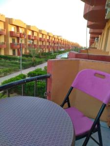 استوديو مفروش ومكيف في راس سدر -بحر رملي وحمام سباحة- للعائلات الصغيرة فقط