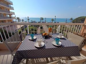 Apartment Le Méditerranée-4 by Interhome