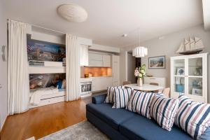 Charming Seaside Apartment