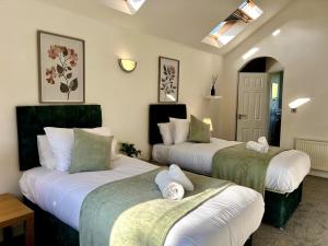 Elegant Family Home in Prestigious Neighborhood