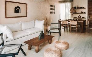 Buena Casa Tulum, Private Villa with Pool, Housekeeper, & Breakfast