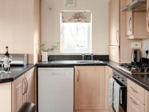 Chalet Crossbill Lodge by Interhome