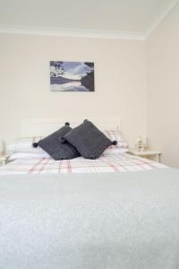 Chalet Lodge 4 by Interhome