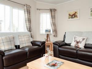 Chalet Lodge 4 by Interhome