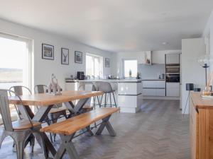 Holiday Home Daisy Cottage by Interhome