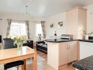 Chalet Lodge 4 by Interhome