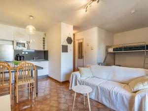Apartment Les Regates-7 by Interhome
