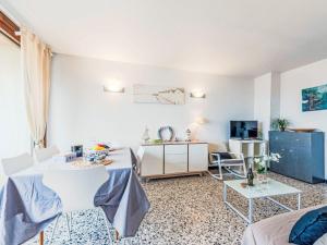 Appartements Apartment Le Suffren-2 by Interhome : photos des chambres