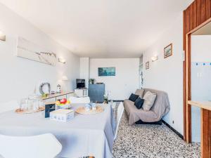 Appartements Apartment Le Suffren-2 by Interhome : photos des chambres