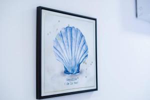 Blue 2BR 2BA 10 Min Beach Walk