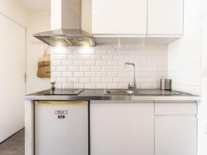 Apartment Les Raisins dOr-4 by Interhome