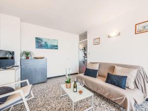 Apartment Le Suffren-2 by Interhome