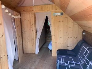 Trappeur du Camping la Saline dArc et Senans