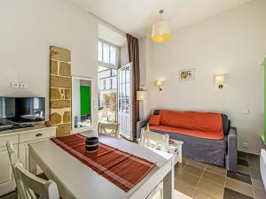 Apartment Le Château de Kergonano-25 by Interhome