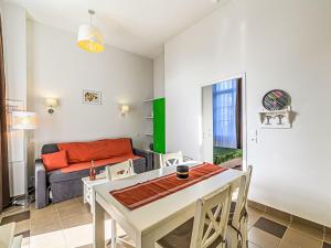 Apartment Le Château de Kergonano-25 by Interhome