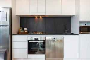 Stunning Getaway One King Bed with Unlimited Wi-Fi