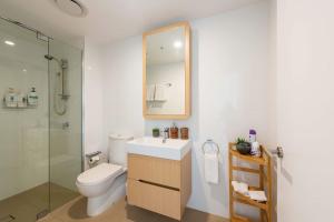 Stunning Getaway One King Bed with Unlimited Wi-Fi