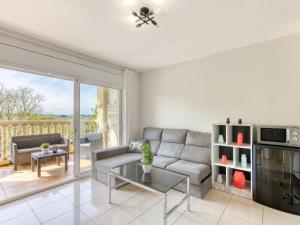 Apartment Puigmal by Interhome