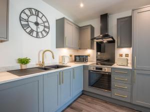 Apartment Shore Street by Interhome