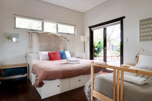 The Bach, Stylish Abode in Central Busselton