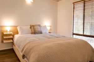 Quindy Beach Cottage Just Steps to the Bay