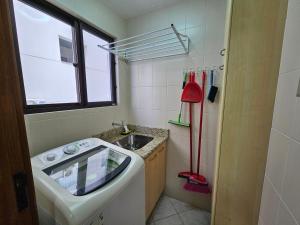 C168 Apto de 3 dormitórios em Canasvieiras