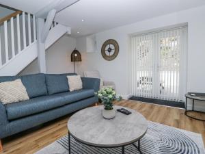 Riverside Cottage No 3