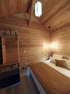 Chalets Petit chalet neuf independant 2 pers La cabane de Jean  : photos des chambres