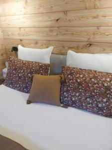 Chalets Petit chalet neuf independant 2 pers La cabane de Jean  : photos des chambres