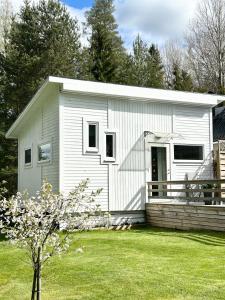 Lilla huset Bed & Breakfast - countryside guesthouse, free parking