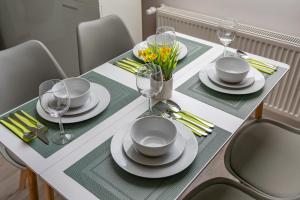 HANNIBAL - City Apartment "T-Roc", VW Nähe, Parkplatz, City Nähe, Küche, HighSpeed-WLAN