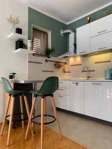 Emerald hills apartment