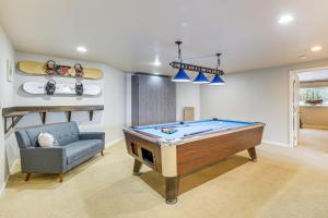Fish and Hike Apartment with Pool Table in Ketchikan!