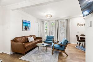 NO WORRIES! Beachy cottage 5 Minute walk to beach