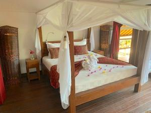 Wake up to the Sea of Bali Beachfront luxury plus