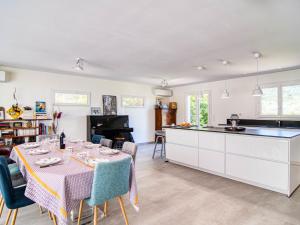 Maisons de vacances Holiday Home Villa Azurine by Interhome : photos des chambres