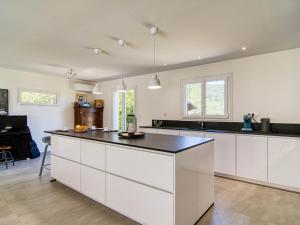 Maisons de vacances Holiday Home Villa Azurine by Interhome : photos des chambres
