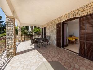 Apartment Limun-2 by Interhome