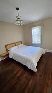 The Heart of Hicksville House