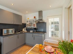 Apartment Symphonie by Interhome