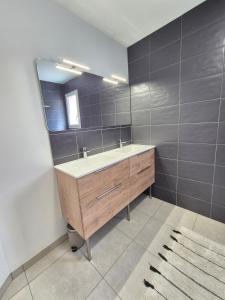 Appartements Le Clos Des Farges #Clim#Parking#Terrasse : photos des chambres