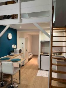 Refuge sur la corniche ! 5 minutes de St-Gilles