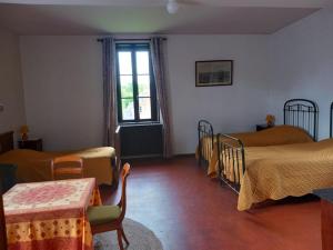 Maisons de vacances Gite grande famille Alisiers : photos des chambres