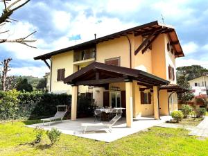 Holiday Home Villa Pardini by Interhome