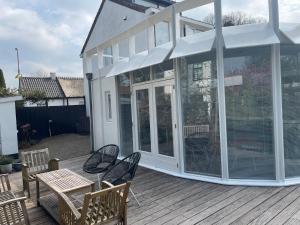 Lovely house on the water near Amsterdam